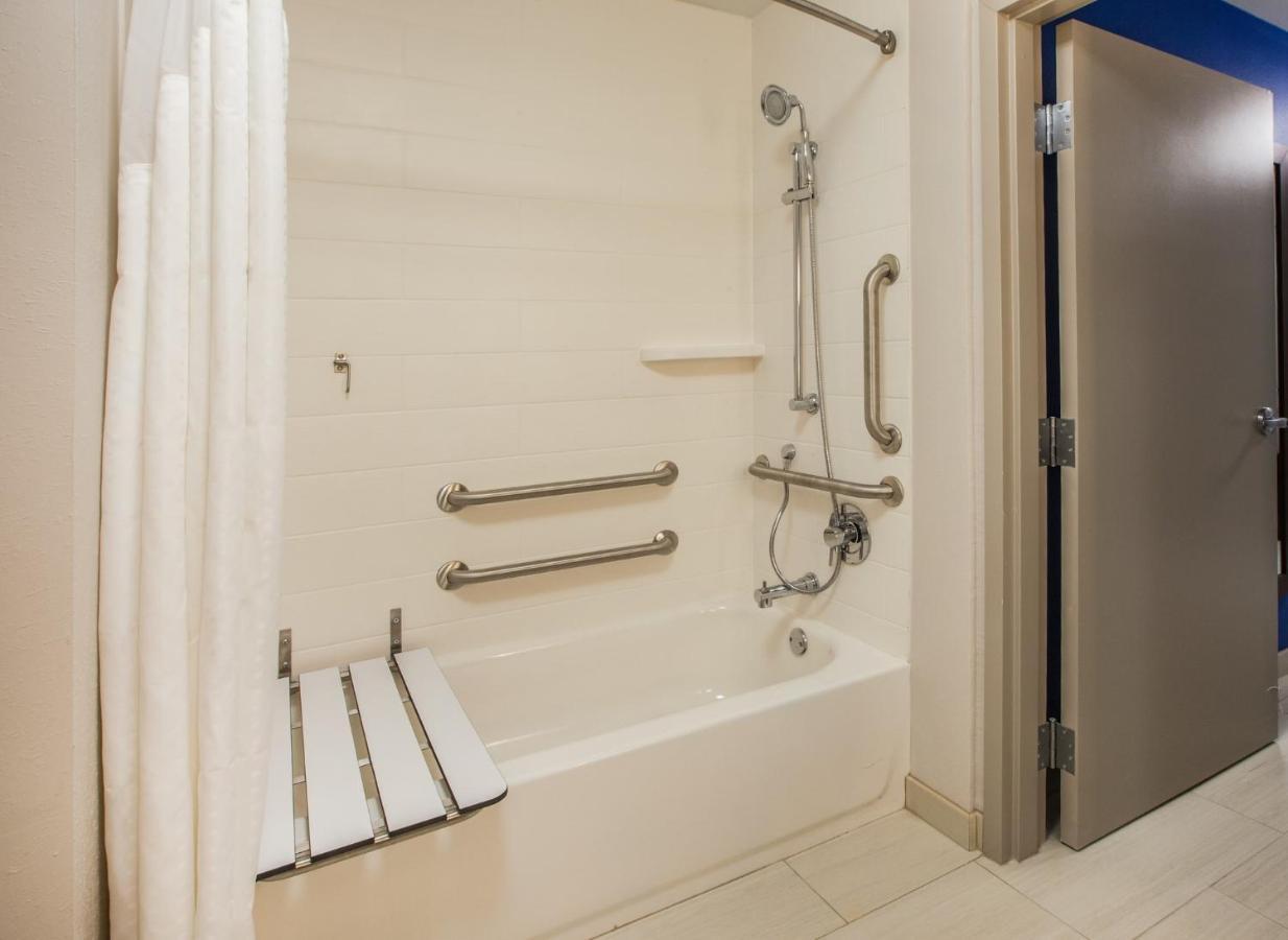 Holiday Inn Express & Suites Reedsburg - Dells Area By Ihg Eksteriør bilde