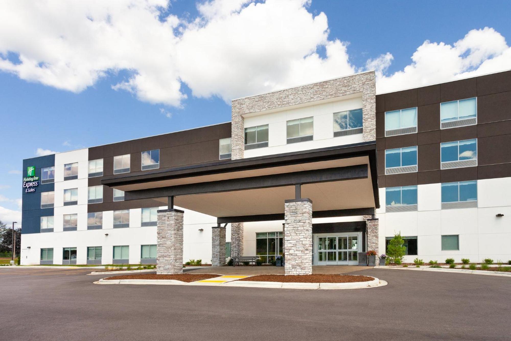 Holiday Inn Express & Suites Reedsburg - Dells Area By Ihg Eksteriør bilde