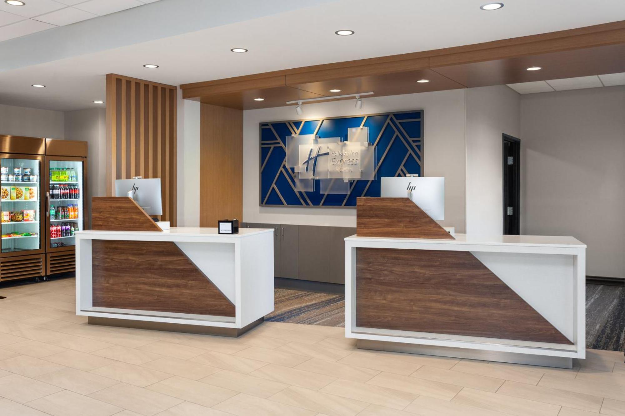 Holiday Inn Express & Suites Reedsburg - Dells Area By Ihg Eksteriør bilde