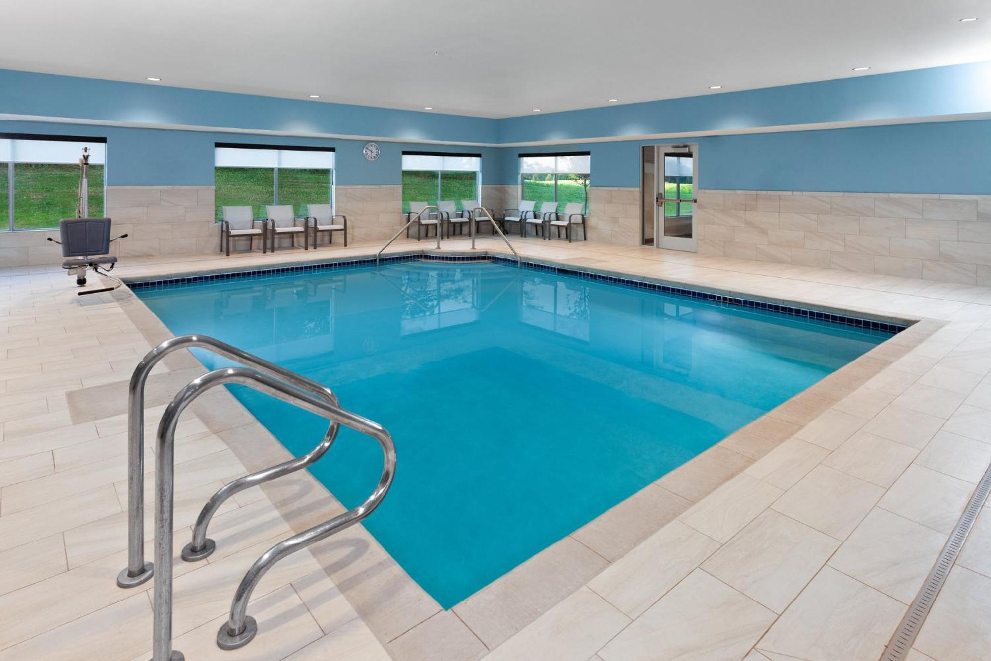 Holiday Inn Express & Suites Reedsburg - Dells Area By Ihg Eksteriør bilde