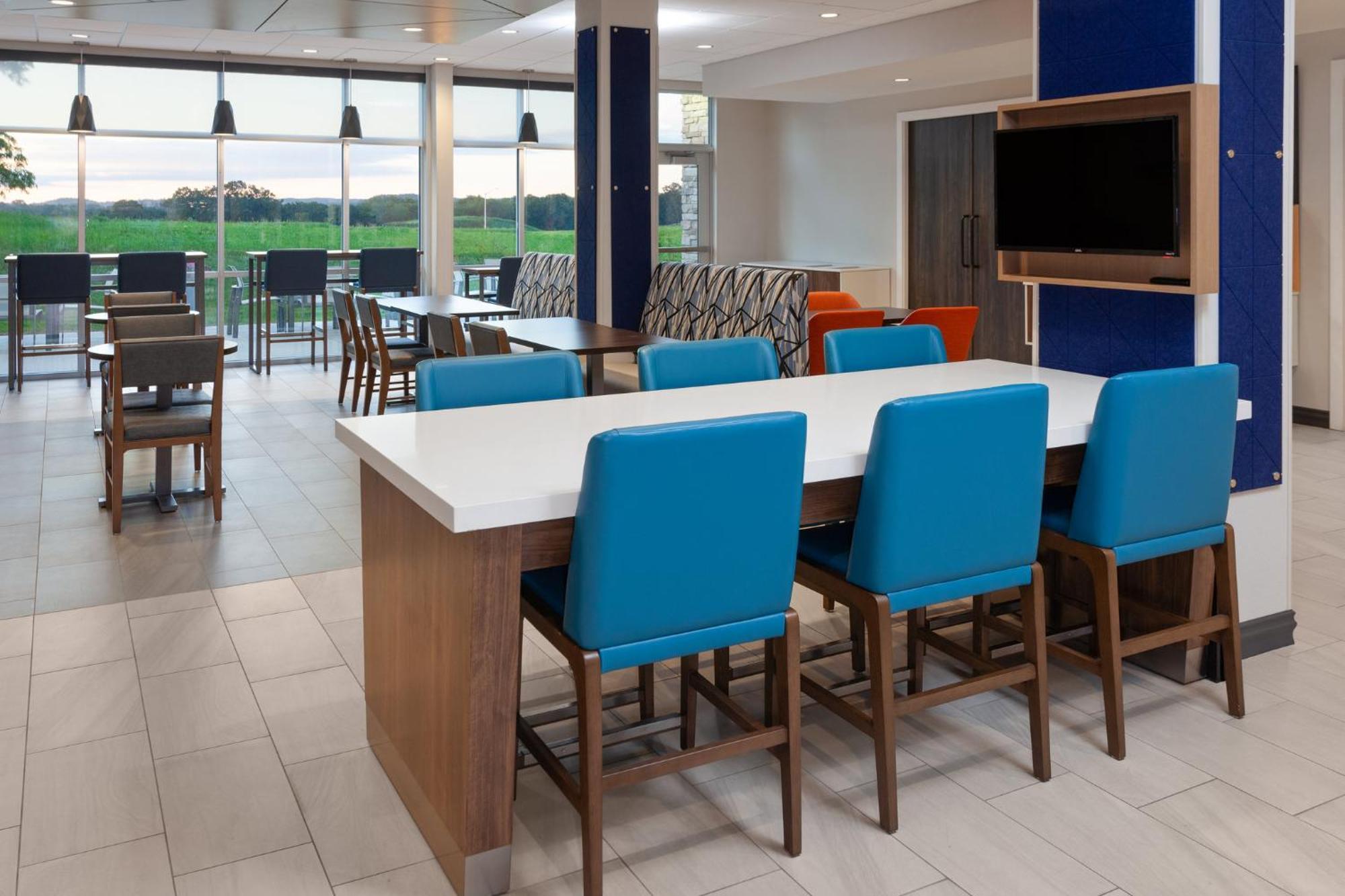 Holiday Inn Express & Suites Reedsburg - Dells Area By Ihg Eksteriør bilde