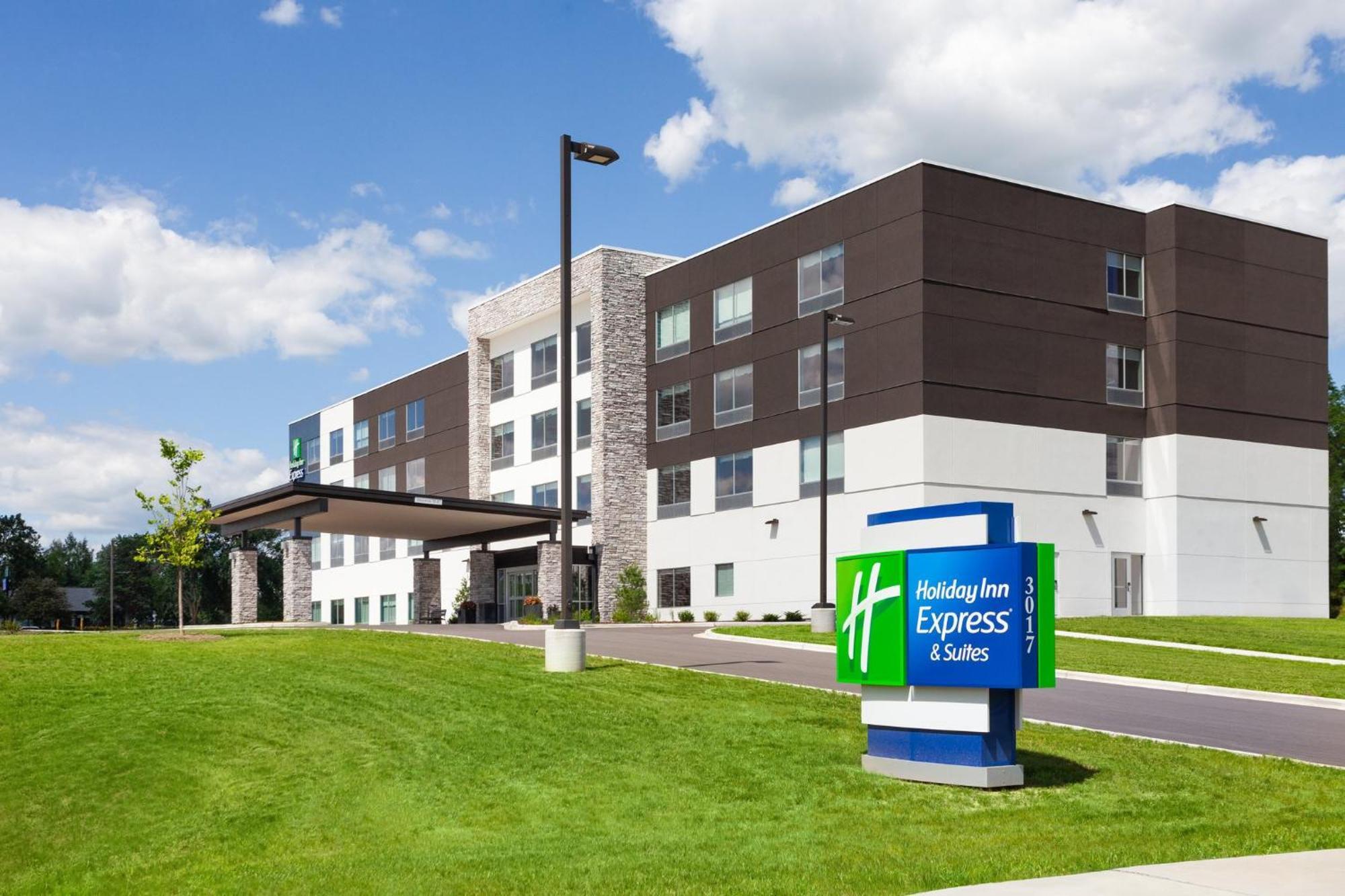 Holiday Inn Express & Suites Reedsburg - Dells Area By Ihg Eksteriør bilde